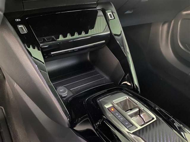 Peugeot 2008 image 7