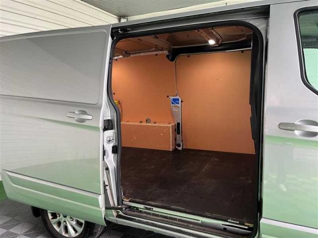 Ford Transit Custom image 8