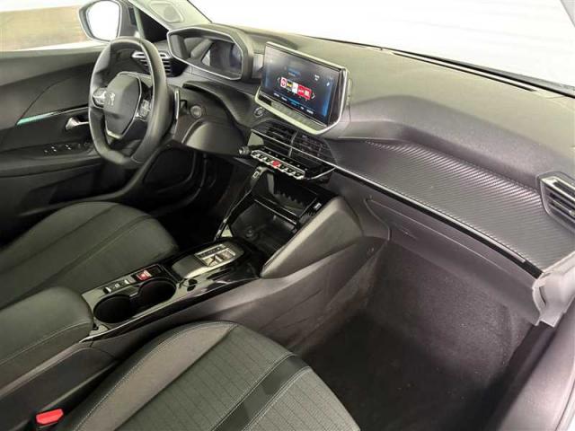 Peugeot 2008 image 2