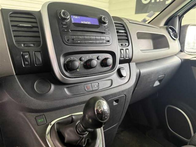 Renault Trafic image 8