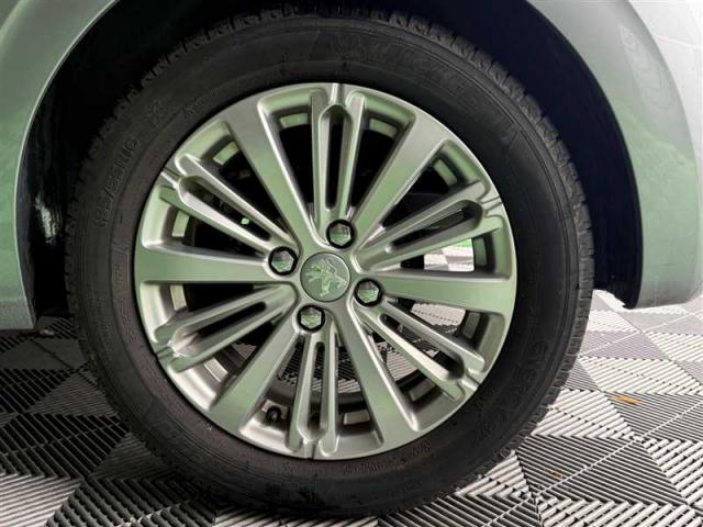 Peugeot 208 image 9