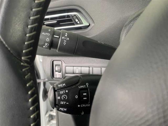 Peugeot 308 image 6