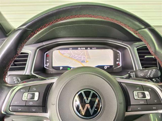 Volkswagen T-Roc image 2