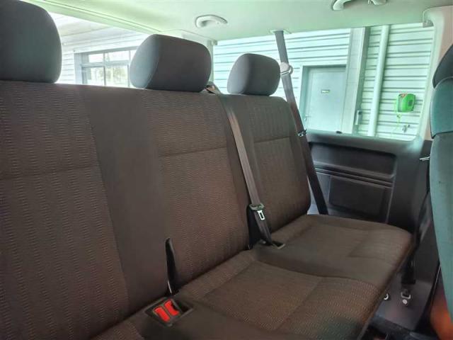 Volkswagen Caravelle image 3