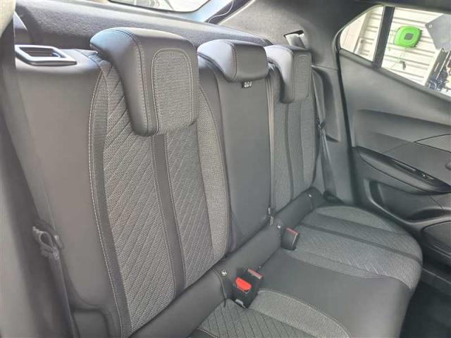 Peugeot 2008 image 9