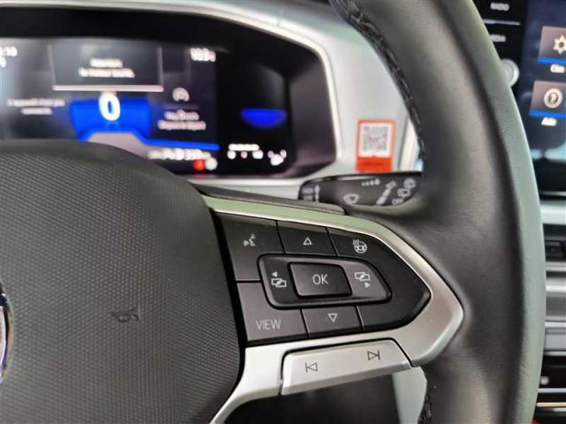Volkswagen T-Roc image 8