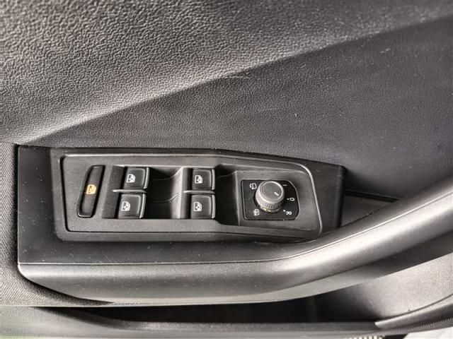 Volkswagen T-Roc image 7