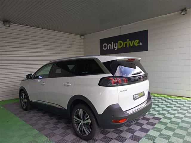 Peugeot 5008 image 1