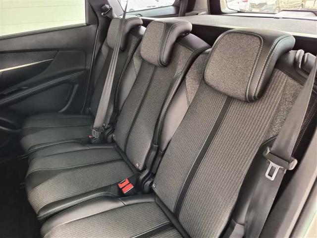 Peugeot 5008 image 3