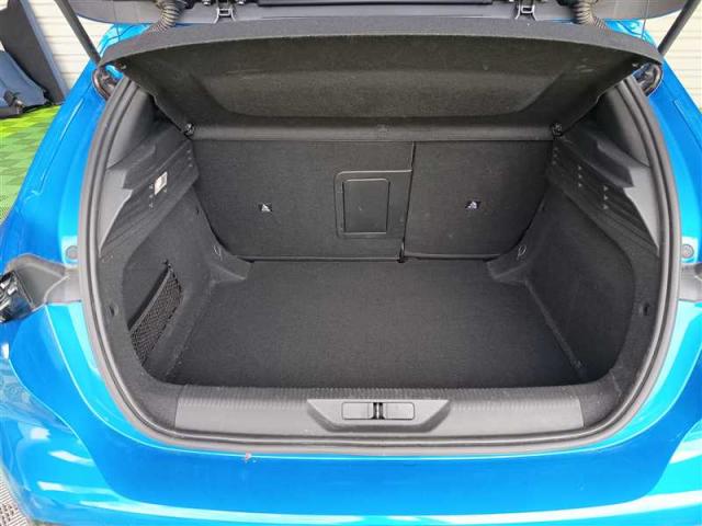 Peugeot 308 image 2