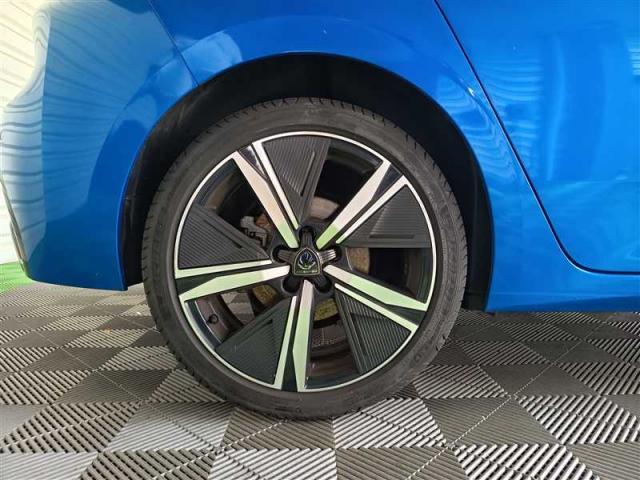 Peugeot 308 image 1