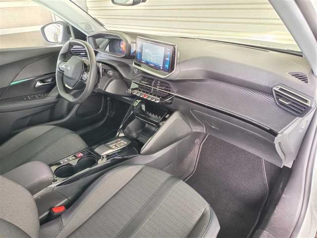 Peugeot 2008 image 1