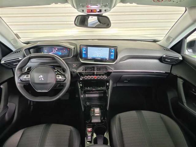 Peugeot 2008 image 8