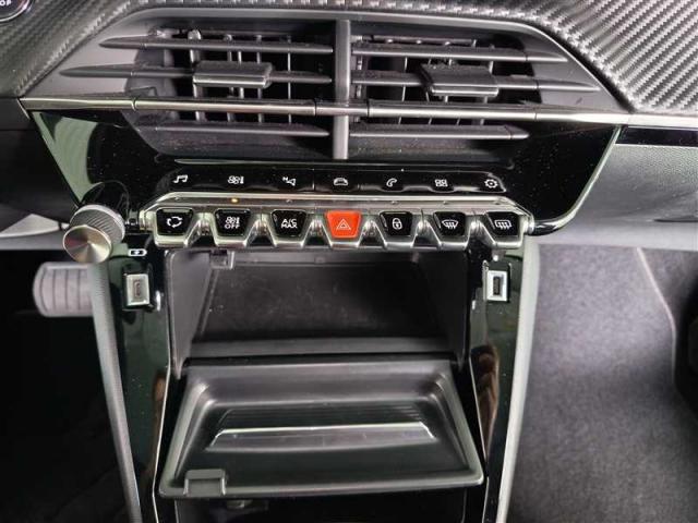 Peugeot 2008 image 3