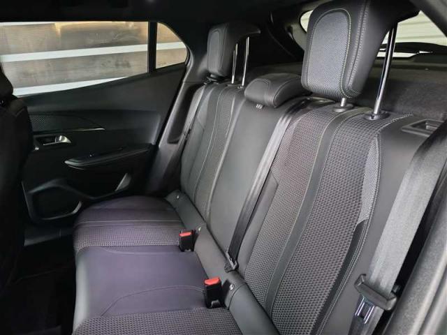 Peugeot 2008 image 9