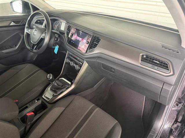 Volkswagen T-Roc image 8