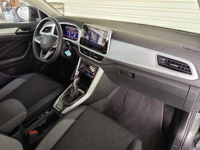 Volkswagen T-Roc image 6
