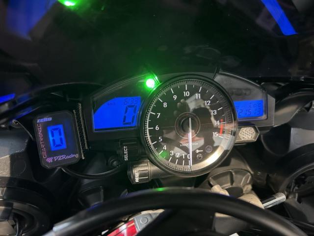 Yamaha R1 R 1 Yzf R1 Yz-F R1 image 3