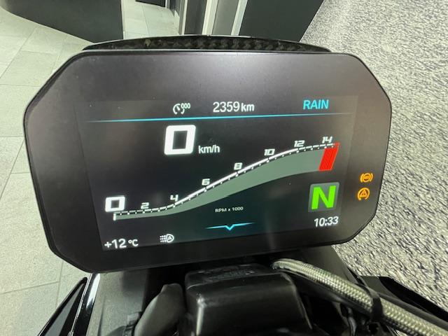 M 1000 R Pack Competition image 3