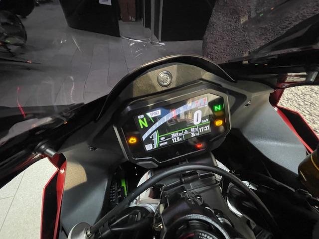 Ninja Zx-10 R image 2