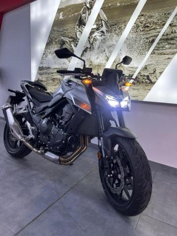 Honda Hornet 750 A2 image 4