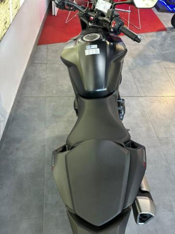 Honda Hornet 750 Full image 3