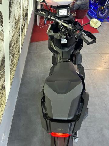 Honda X-Adv 750 image 2