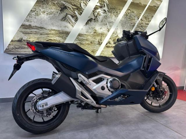 Honda Forza 750 image 3