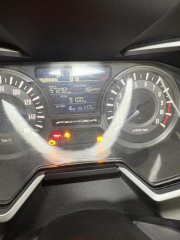 Honda Forza 300 image 4