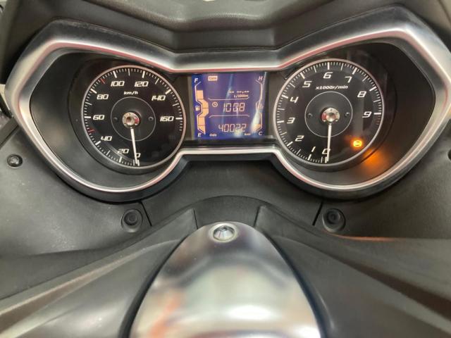 Xmax 300 Iron Max image 4