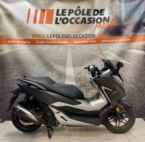 Honda Forza 300 