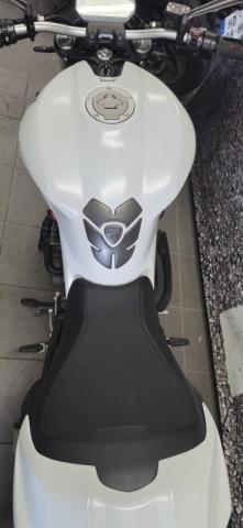 Monster 821 image 1