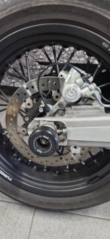 701 Supermoto image 5