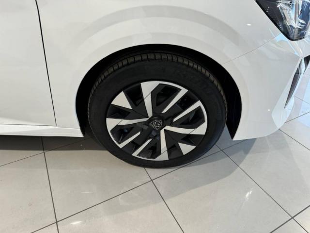 Peugeot 208 image 8