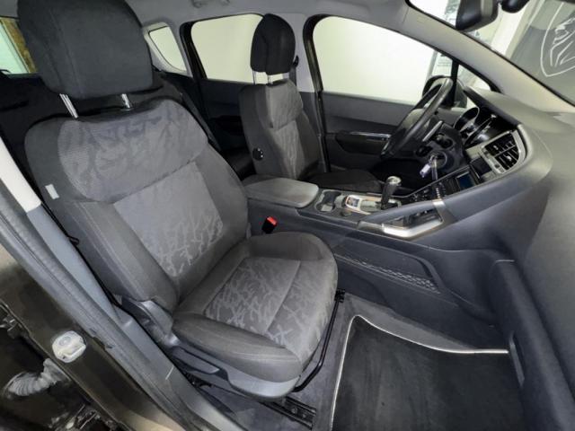 Peugeot 3008 image 3