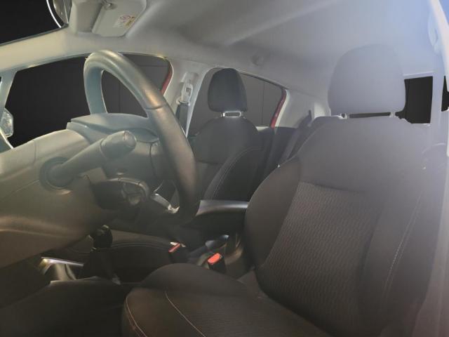 Peugeot 208 image 3