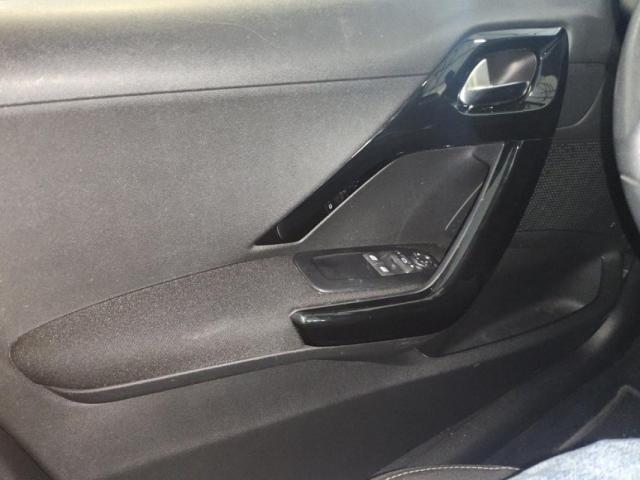 Peugeot 208 image 7