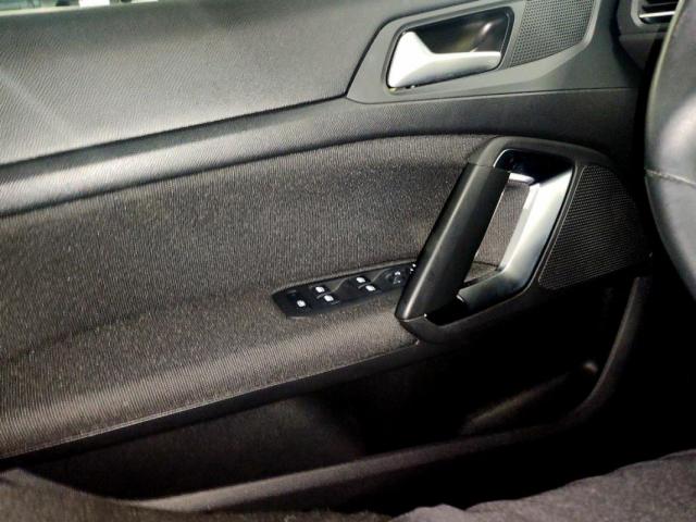 Peugeot 308 image 1