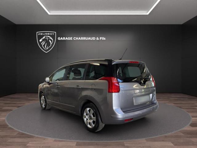 Peugeot 5008 image 2