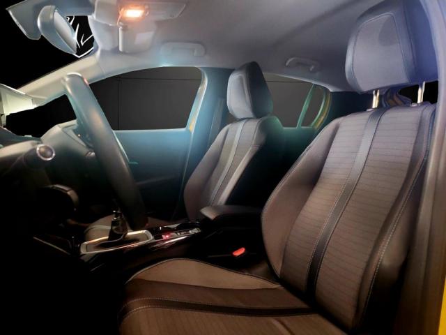 Peugeot 208 image 9