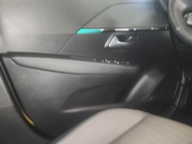 Peugeot 208 image 7