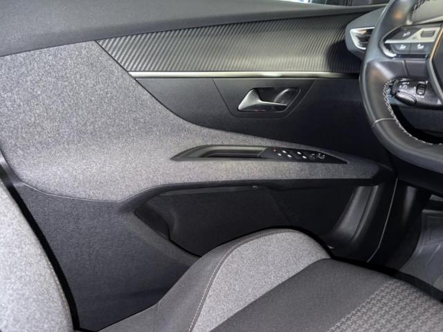 Peugeot 3008 image 8