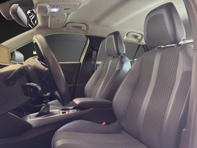 Peugeot 2008 image 5