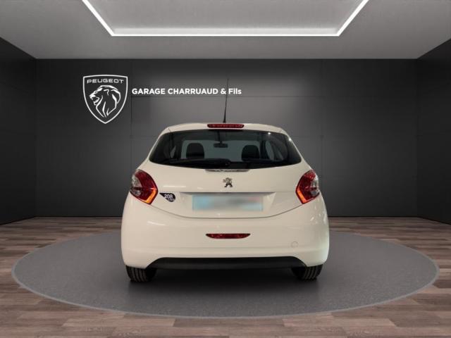 Peugeot 208 image 6