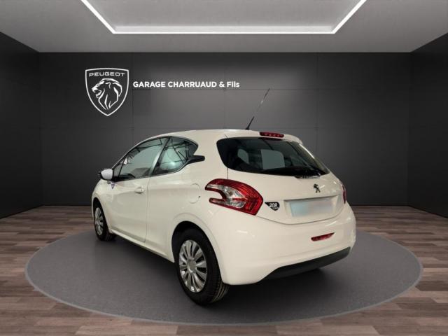 Peugeot 208 image 9