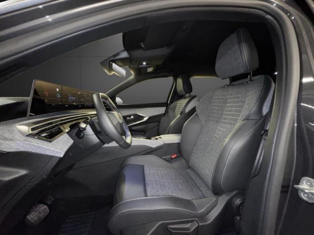 Peugeot 5008 image 1