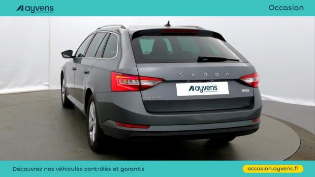 Skoda Superb Combi image 8