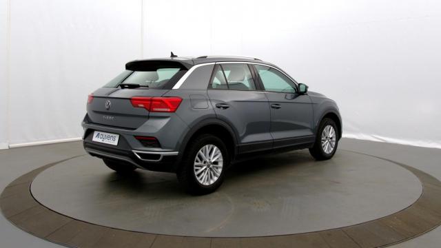 Volkswagen T-Roc image 9