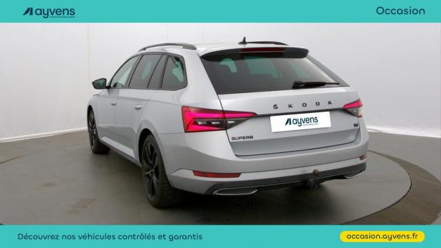 Skoda Superb Combi image 8