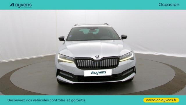 Skoda Superb Combi image 9